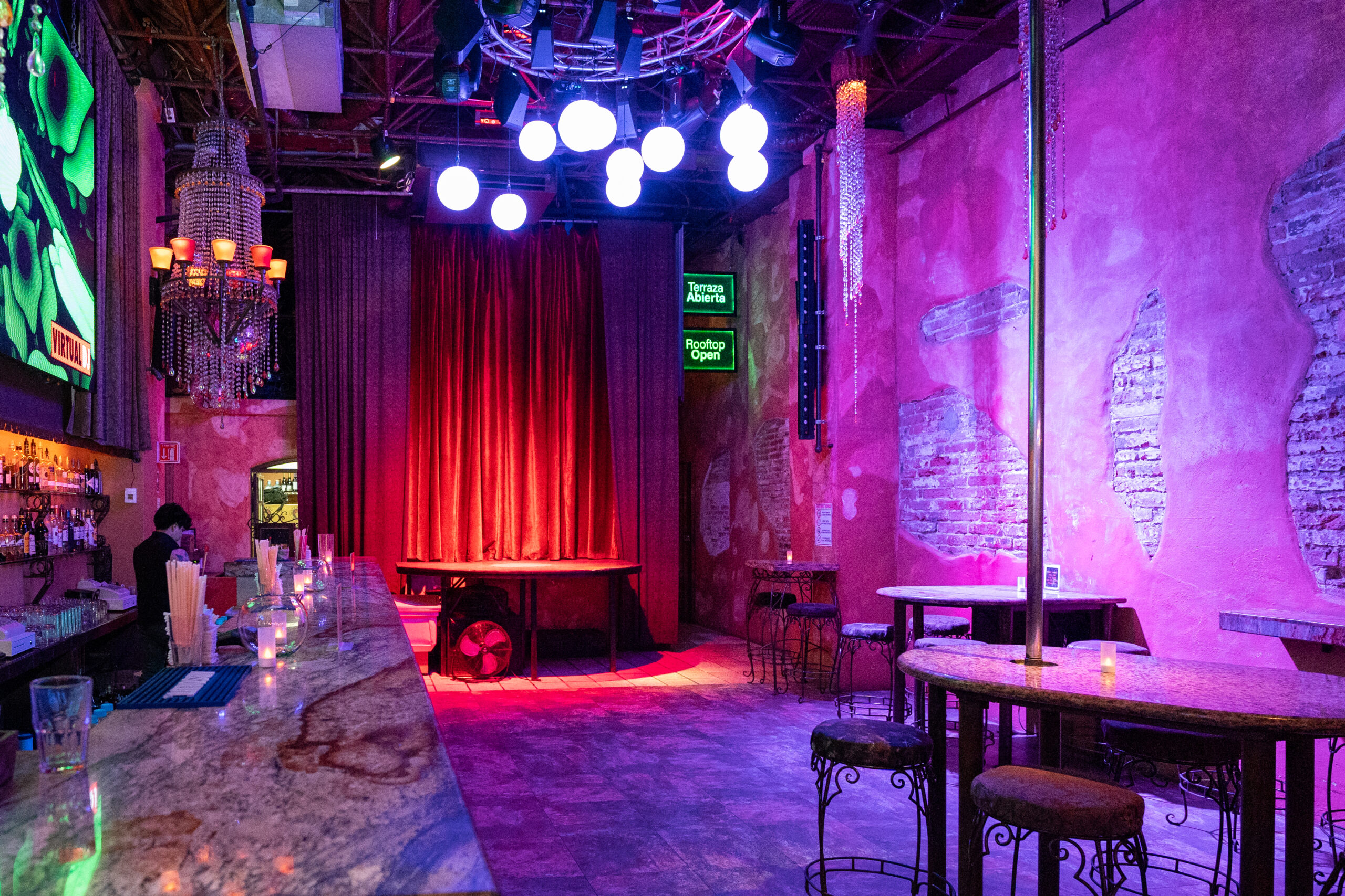 La Noche Bar