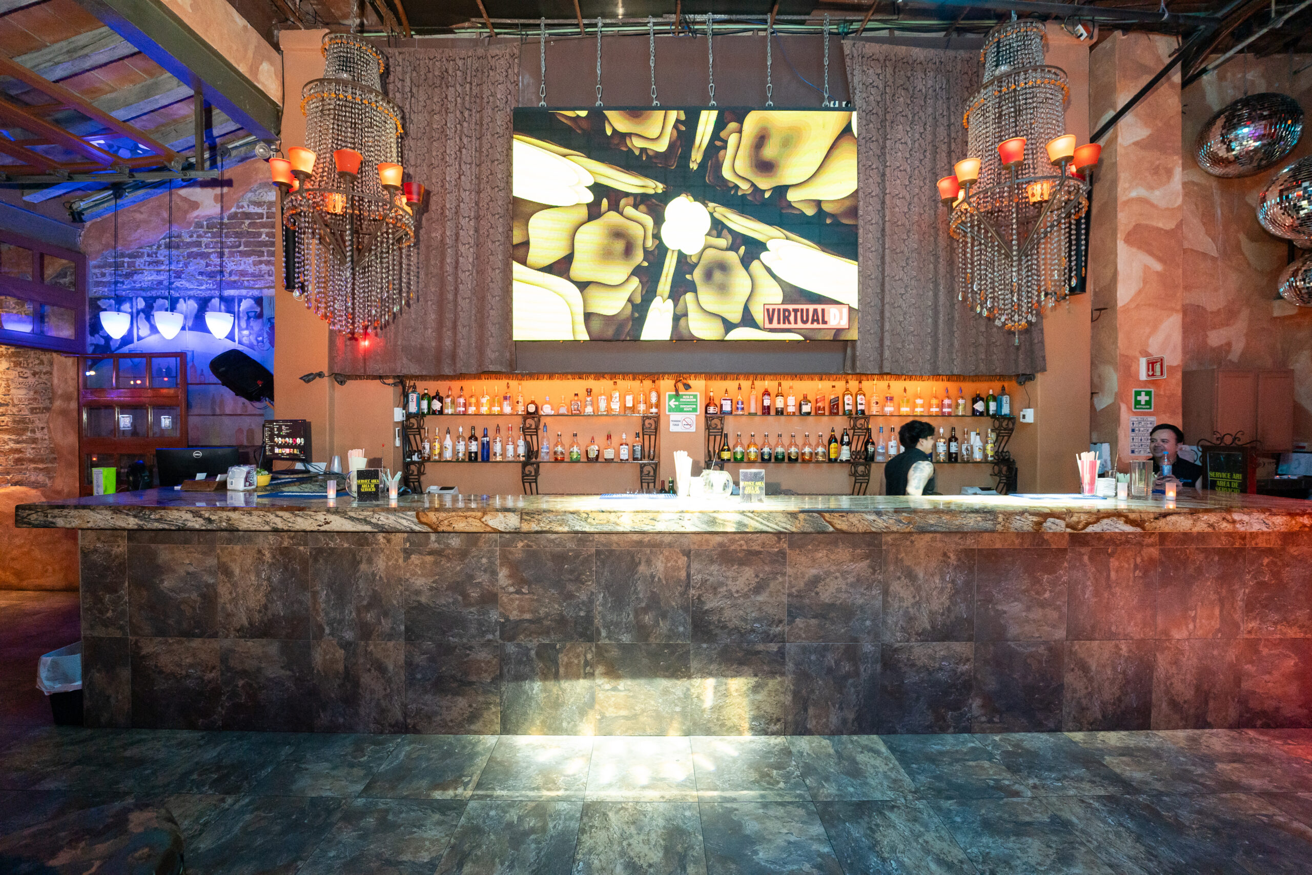 La Noche Bar